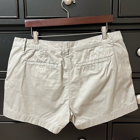 The White Company Cotton Khaki Shorts - Picture 2 of 6